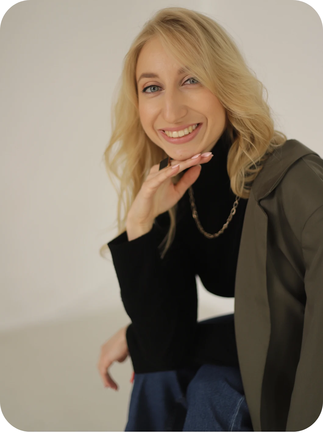 Photo of Iryna the psychologist of Claritycompass.nl